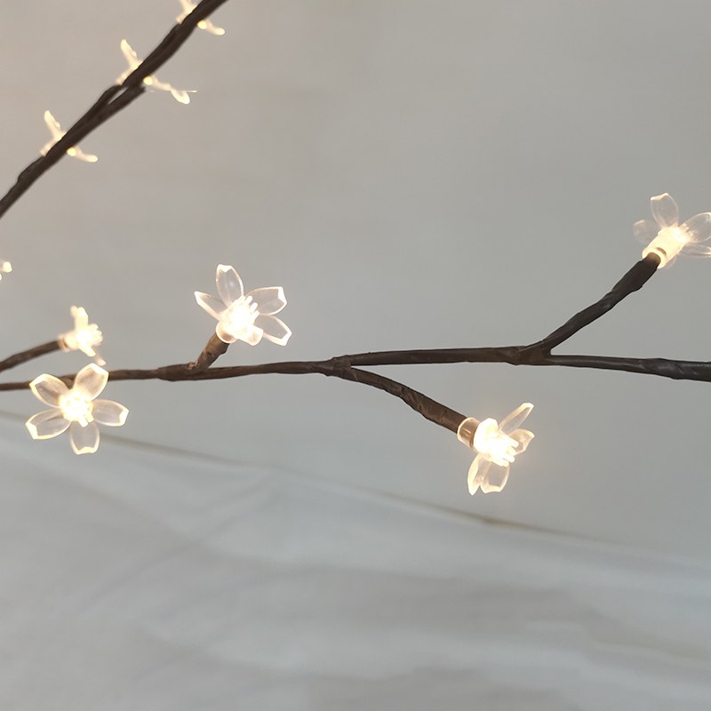 LED tree light with cherry blossom flower