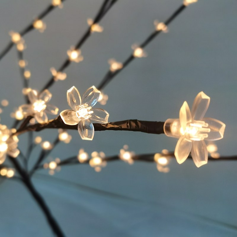 LED tree light with cherry blossom flower