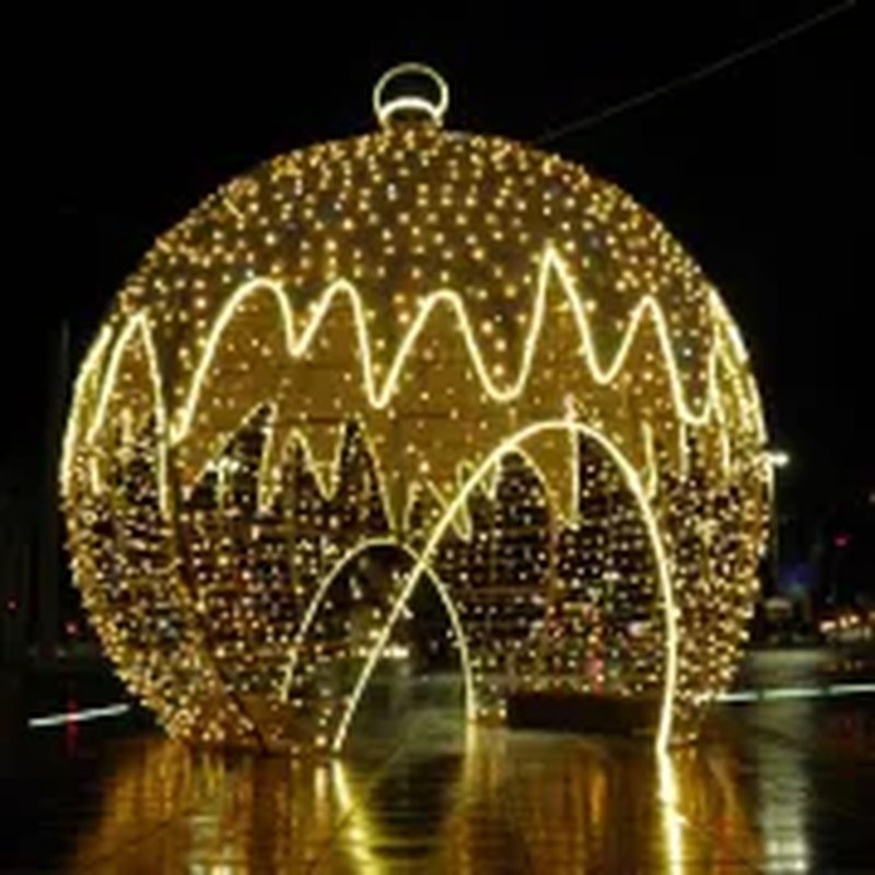 Large LED lighted outdoor Christmas baubles
