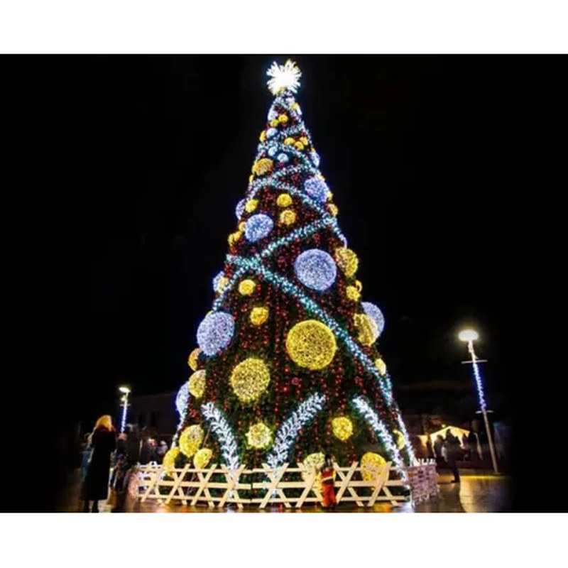 Outdoor Artificial Christmas Trees Made in China