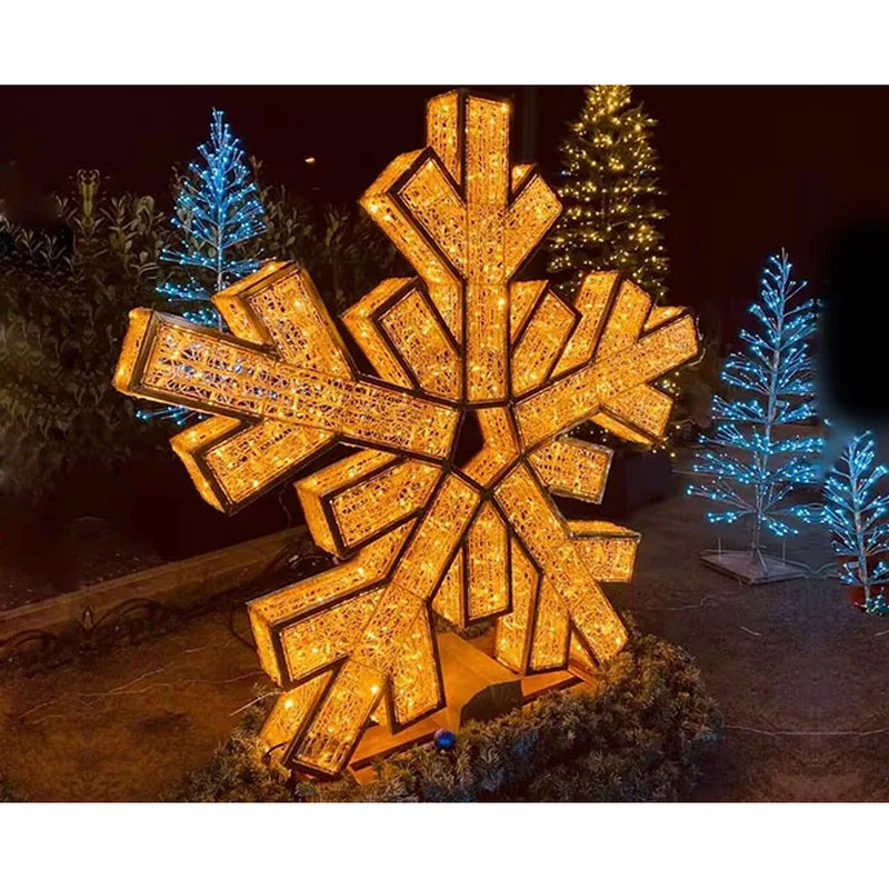 Holiday Large Outdoor Heart Light with Teddy Bear