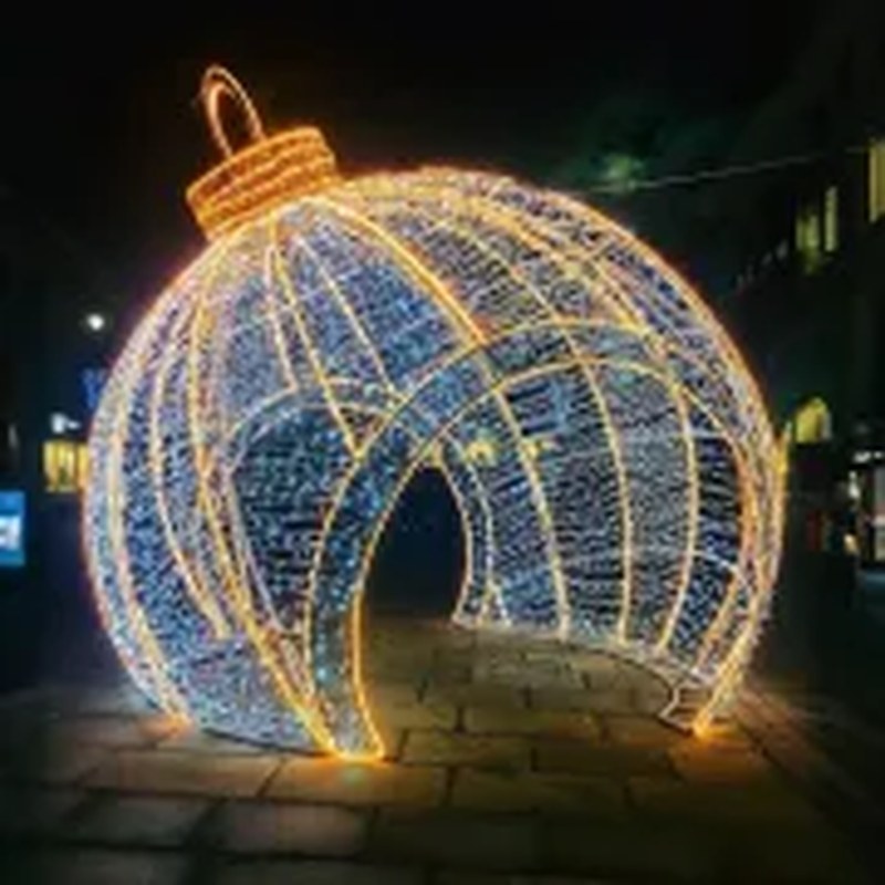 Giant Christmas Lights for Outdoor Decoration