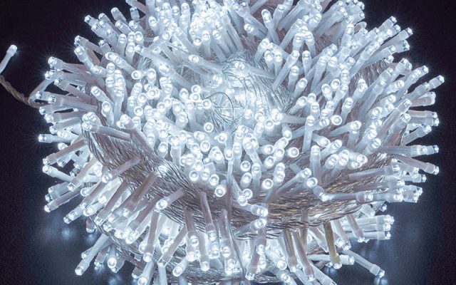 Light strands more suitable for gardens: IP44 connectable guide